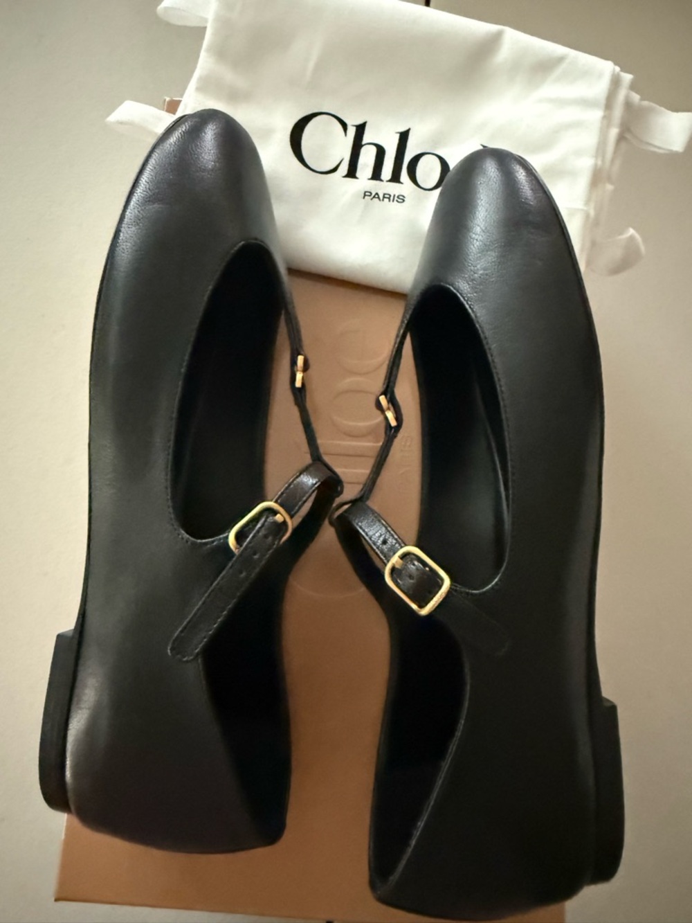 Chloé Black Leather T-Bar Mary Jane Flats with Gold Hardware - Picture 4 of 7